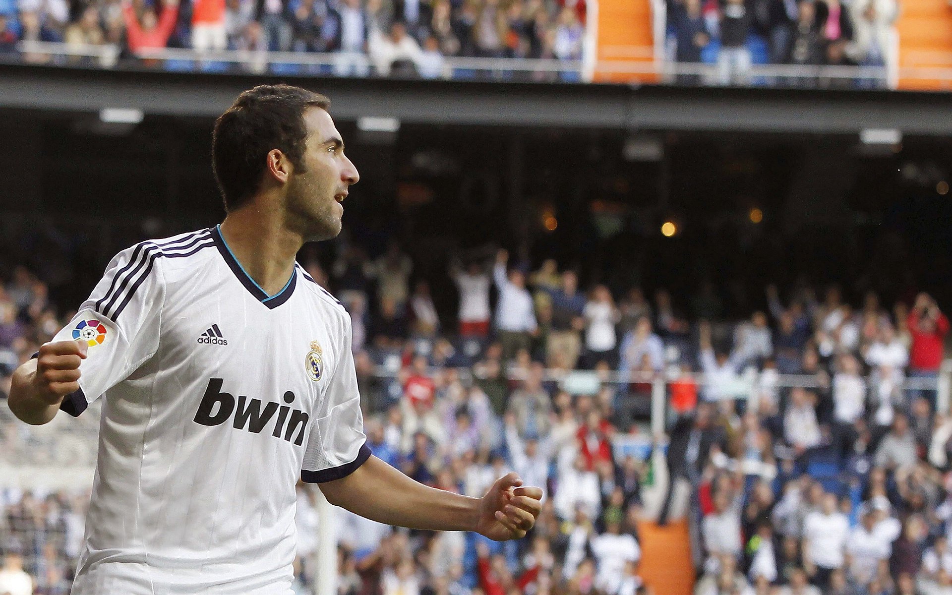 稳定如钟,乔治高效输出;正面击溃,公牛力克广厦